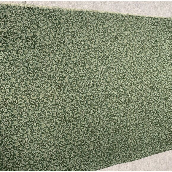 Floral Green Cotton Fabric Fat Quarter 18x21" Quilting Sewing Craft Supplies - Picture 1 of 9
